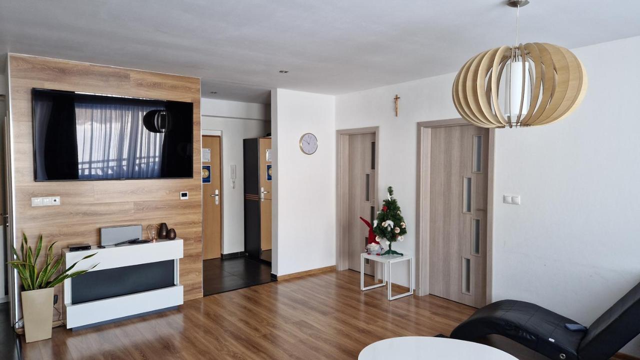 Apartment Panorama 35C - Apartman So Saunou ドノヴァリ エクステリア 写真
